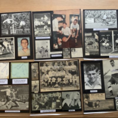 Fulham 1940s 1950s 1960s Football Autograph Collection: Stunning private collection all pre 1970 from various publications. All signatures are identified and laid down with photo corners on 12 x 12 inch card and easily removable. 39 pages to include 3 fully signed team groups, 10 signed trade cards, 4 signed autograph pages, 5 signed original press photos and 162 various sized pictures to include 15 A4. 92 different player signatures including Allan Clarke, Malcolm McDonald, Rodney Marsh, George Cohen, Barry Lloyd, Steve Earle, Arthur Rowley, Jim Taylor, Len Quested, Dave Underwood, Joe Stapleton, Jim Langley, Bill Pavitt, John Ryan etc. (280+)