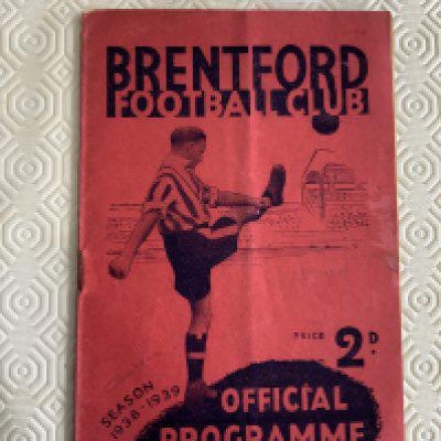 38/39 Brentford v Chelsea Football Programme: Fair condition League match with no team changes. Back page has tiny paper loss to border.