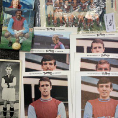 West Ham Football Card Collection: Includes 6 Typhoo Tea cards, Swedish large 50s team group and a quantity of old cards from makers Pinnace, lots of different A + BC, Topical Times and more. Some more modern ones are signed. Autographs include Lyall, Peters and Di Canio.