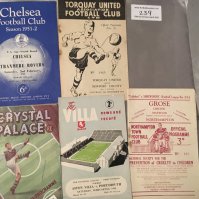 Early 1950s Football Programmes: 50/51 Crystal Palace v Bournemouth, 51/52 Northampton v Shrewsbury, Aston Villa v Portsmouth, Chelsea v Tranmere FA Cup + 52/53 Torquay v Newport. Overall good. (5)