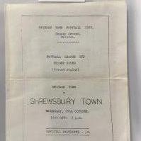 60/61 League Cup Swindon Town v Shrewsbury Town Football Programme: Four page 2nd replay programme in good condition with no team changes. Fold.