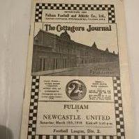 38/39 Fulham v Newcastle United Football Programme: Very good condition league programme with no team changes.