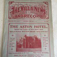1913 - 1914 Aston Villa v West Brom Football Programme: Ex bound 1st division programme in good condition with no team changes. Has a full page West Brom team group. Covers present and intact.