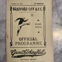 1922 - 1923 Bradford City v Sheffield Wednesday Football Programme: Very good condition with no team changes.