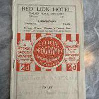 1928 - 1929 Doncaster Rovers v Tranmere Rovers Football Programme: Very good condition with no team changes.