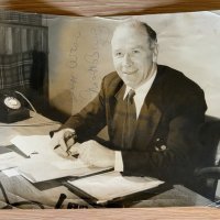 Matt Busby Manchester United Signed Football Press Photo: Date stamped 6 2 1958 the same day as the Munich air crash. Report to rear informs of todays plane crash, although the photo was originally taken in 1955 but was re used on this terrible day. Hand signed without dedication.
