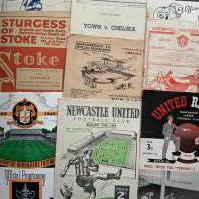 49/50 Chelsea Complete Away Football Programmes: All 21 League and 4 FA Cup matches including 2 semi finals. Some very hard to obtain present to include Middlesbrough, Blackpool, Bolton, Sunderland, Stoke + Manchester United. Mainly good. (25)
