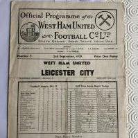 39/40 West Ham v Leicester City Football Programme: Fair condition league match dated 2 9 1939 with no team changes. Half times filled out in pencil and small tea stain. Rare defunct season.