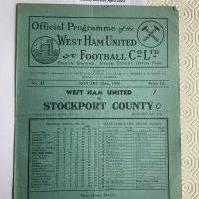 37/38 West Ham v Stockport County Football Programme: Good condition league match with no team changes. Pencilled score to cover.