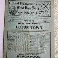 35/36 West Ham v Luton Town Football Programme: Good condition fa cup match with no team changes. Folding.
