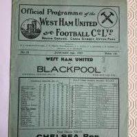 36/37 West Ham v Blackpool Football Programme: Very good condition league match with no team changes. Pencilled score to cover.