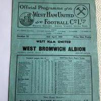38/39 West Ham v West Brom Football Programme: Very good condition league match with no team changes.