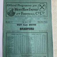 38/39 West Ham V Bradford Park Avenue Football Programme: Very good condition league match with no team changes.