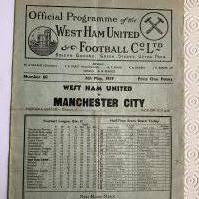 38/39 West Ham V Manchester City Football Programme: Good condition league match with no team changes. Folding.