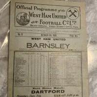 35/36 West Ham v Barnsley Football Programme: Good condition division 2 programme with no team changes.