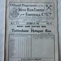 28/29 West Ham Reserves v Tottenham Football Programme: Four pager ex bound with no team changes for the London Combination match.