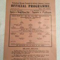 39/40 Tottenham v Arsenal Football Programme: Excellent condition single sheet league match with no team changes. Dated 30 3 1940.