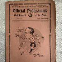 37/38 Tottenham Reserves v Northampton Town Football Programme: Fair condition four page London Combination match with no team changes. A bit tatty to edges.