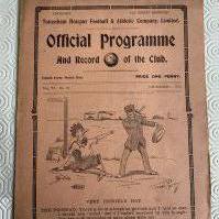 1913 - 1914 Tottenham v West Brom Football Programme: Very good condition with no team changes. League match 8 page fold out programme from pre 1st World War.