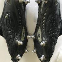 Tim Cahill Everton Signed Football Boots: Unused Umbro x size 9 boots signed with his Everton number 17 autograph. Given directly to vendor by Cahill.