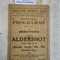 42/43 Brentford v Aldershot Football Programme: Fair/good condition League South match dated 24 10 1942 with folding and team changes.