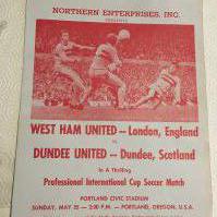 1969 Dundee United v West Ham USA Tour Football Programme: Excellent condition with no folds or writing. Incredible 8-2 win for the Hammers in Oregon.