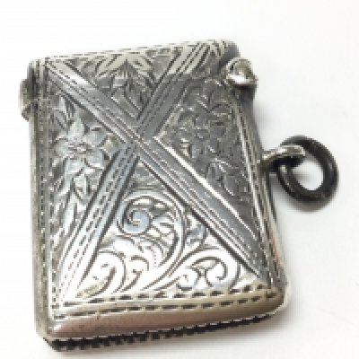 2 set of 6 hallmarked silver teaspoons. Total weight 180g.