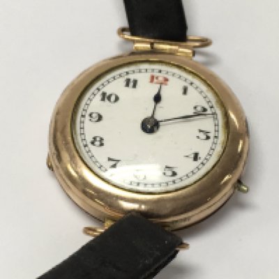 A 9ct gold watch in need of restoration. 16.90g. Postage A