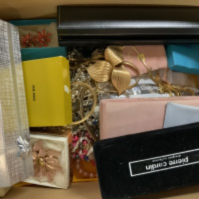a box of mixed costume jewellery to include Dior, Monet etc. (D)