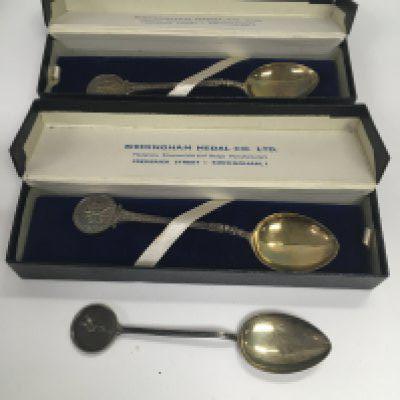 3 silver hallmarked golf spoons two boxed. Approx weight 40.70 grams. NO RESERVE