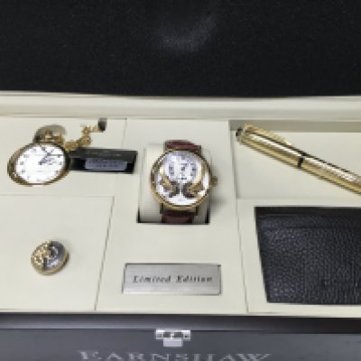 An Earnshaw limited edition automatic watch with visible movement. Case is 43mm with brown leather strap. Watch comes in nice presentation box with cufflinks pen and pocket watch and card holder. Watch seen running in as new condition. Postage B