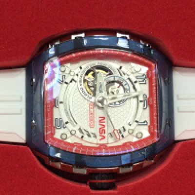 A Nubeo NASA limited edition want in box with all paperwork and additional straps. Seen running as excellent condition. Postage B