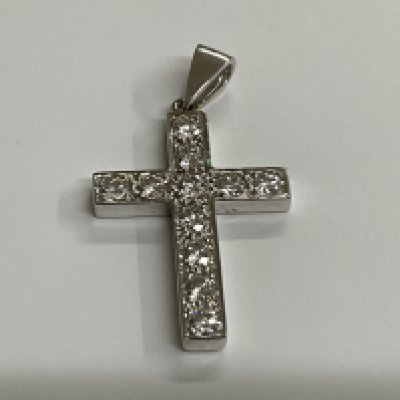 18ct white gold diamond pendant cross. 5.74g, x 11 diamonds, 1.10ct. Postage category A.