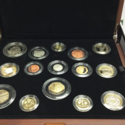 2014 United Kingdom premium proof coin set. Postage B