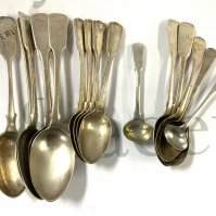 A small collection of hallmarked silver cutlery, total weight 530g. (A)