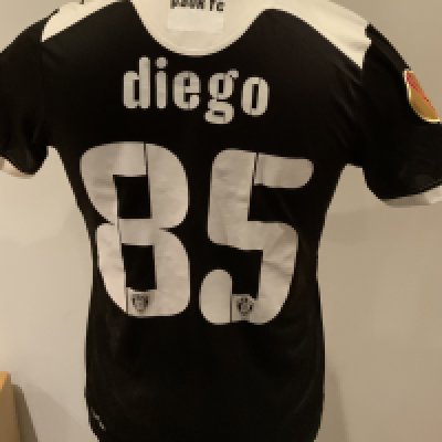 PAOK Salonika 2011 - 2012 Match Worn Football Shirt: Black short sleeve shirt with Europa League badging to sleeves. Arias 85 to rear. Worn during the 2-1 victory against Tottenham on 30 November 2011. Player was a second half substitute. 