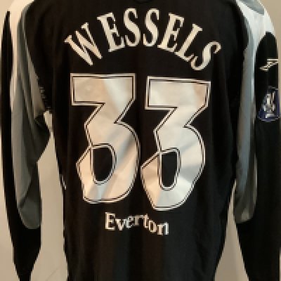 Everton 2007 - 2008 Match Issued Football Shirt: Black long sleeve goalkeeper shirt with UEFA badge to sleeves. Wessels 33 to rear. Issued v SK Brann in the Europa League when player was an unused substitute. 