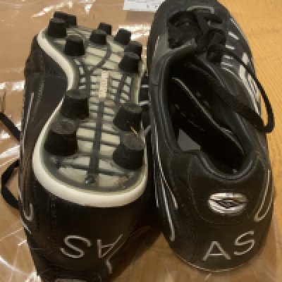 England Worn Alan Shearer Football Boots: Boots come with COA signed by player without dedication which state he wore them in training for the Euros in 2000. Initials AS embroidered to rear of both boots. Includes photo of Shearer wearing the boots. 
