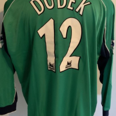 Liverpool 2001 - 2002 Match Worn Football Shirt: Green long sleeve Reebok goalkeeper shirt with Premier League badging to sleeves. Dudek 12 to rear. Worn v Leicester on 20 October 2001. Comes with signed COA from the player. 