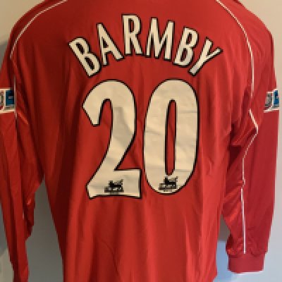 Liverpool 2001 Match Worn Charity Shield Football Shirt: Red long sleeve Reebok shirt with Charity Shield badging to sleeves. Barmby 20 to rear. Worn v Manchester United on 12 August 2001. Comes with signed COA from the player. 