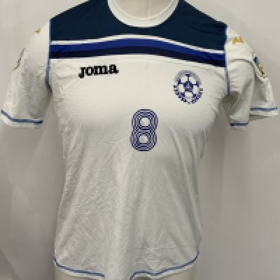 Nicaragua 2011 Match Worn Football Shirt: White short sleeve shirt. Number 8. Worn v Panama in the World Cup qualifier played on 11 October 2011. World Cup badging to sleeve. 