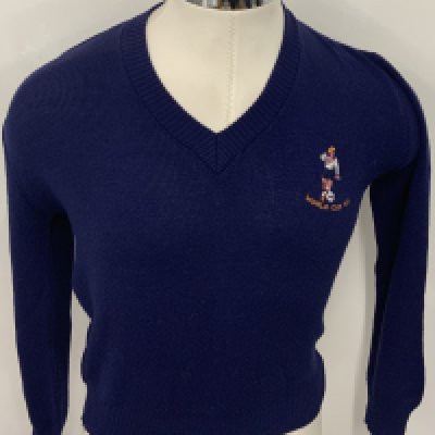 England World Cup 1982 Football Jumper: V neck in size 38 has England player in 1982 kit above wording World Cup 82. Good but couple of stitches required near neck as shown. 