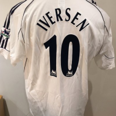 Tottenham 2000 - 2001 Match Worn Football Shirt: White short sleeve shirt with Premier League badging to sleeves. Iversen 10 to rear. Shirt is signed to the front by the player. 