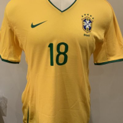 Brazil Match Issued Football Shirt: Yellow short sleeve shirt with number 18 to rear. Issued to Adriano (Adriano Leito Ribeiro) for the 2010 World Cup qualifying tournament. 