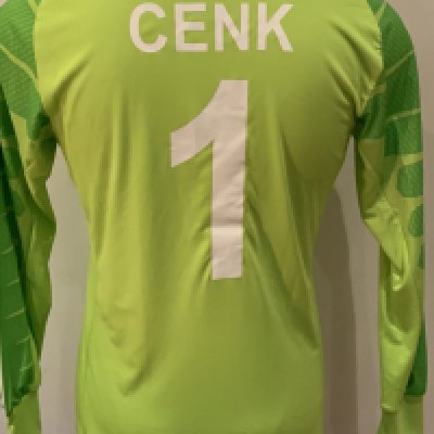 Besiktas 2014 - 2015 Match Issued Football Shirt: Green long sleeve goalkeepers shirt with number 1 Cenk to rear. Issued v Arsenal in the Champions League play off on 19 August 2014. Cent Tosun was an unused substitute. 