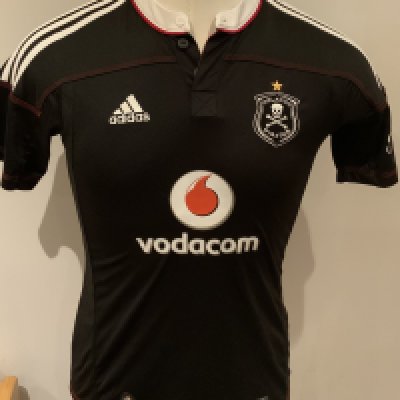 Orlando Pirates 2011 Match Worn Football Shirt: Black short sleeve shirt with number 25 to rear. Worn by Rudolf Bester v Tottenham on 23 July 2011 in the Vodacom Challenge Cup final. 