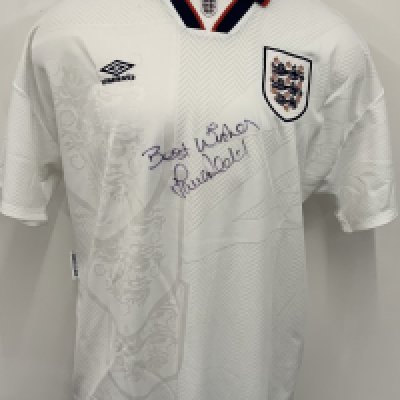 England 1992 - 1993 David Platt Match Worn Football Shirt: White short sleeve Umbro shirt with number 7 to rear. Worn v San Marino on 17 February 1993. Comes with signed COA card from player and shirt is signed to the front. Four signed match photos are also included. Platt scored 4 goals in this match and captained England.