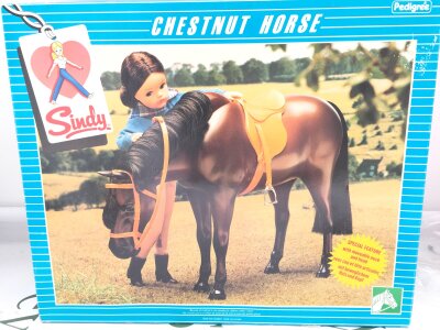 A Boxed Vintage Sindy Chestnut Horse. No Reserve.