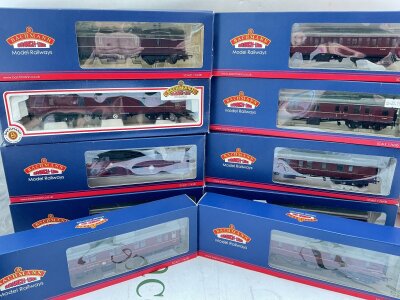 a Collection Of 10 Bachmann 00 Gauge Coaches. No Reserve.