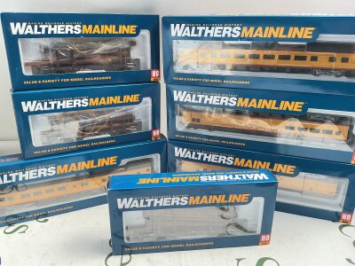 A Collection Of Boxed H0 Walter’s Mainline Union Pacific Coaches And Wagons. No Reserve.